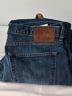 HUGO BOSS Texas Jeans Men's 36x30 Blue Straight Leg Medium Wash Denim (37x29.5)